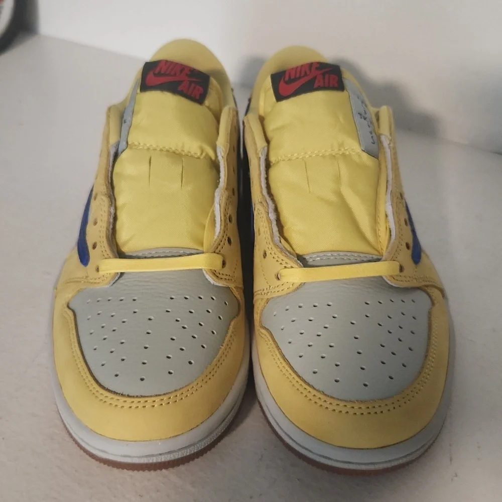 SOLD Travis Scott Jordan Low. - Picture 2 of 7